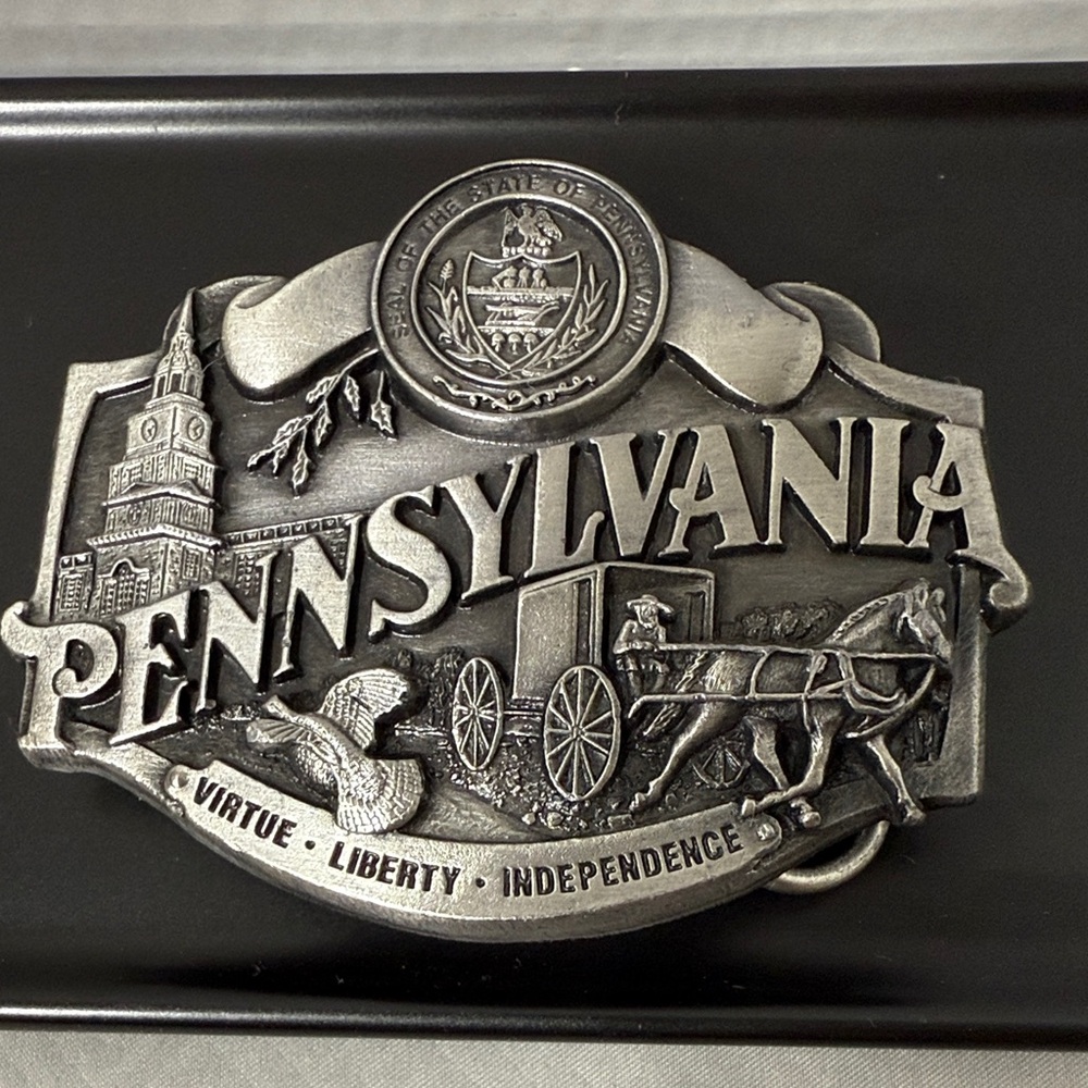 Vintage Siskiyou Belt Buckle of Pennsylvania Silver Textured 1987 Made in USA